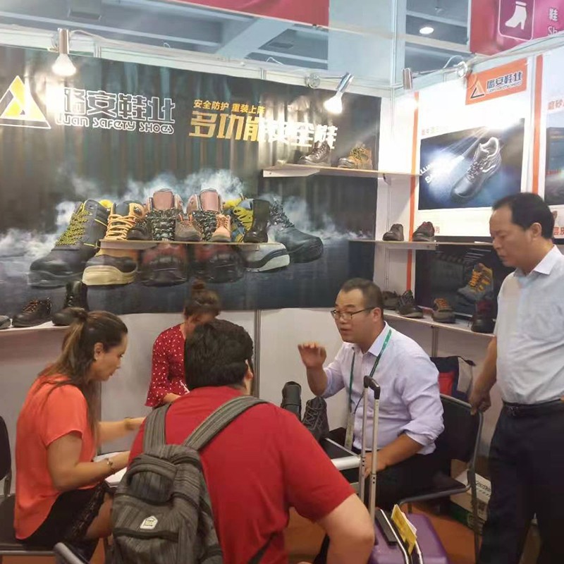 Suede Safety Shoes - Exhibition-4